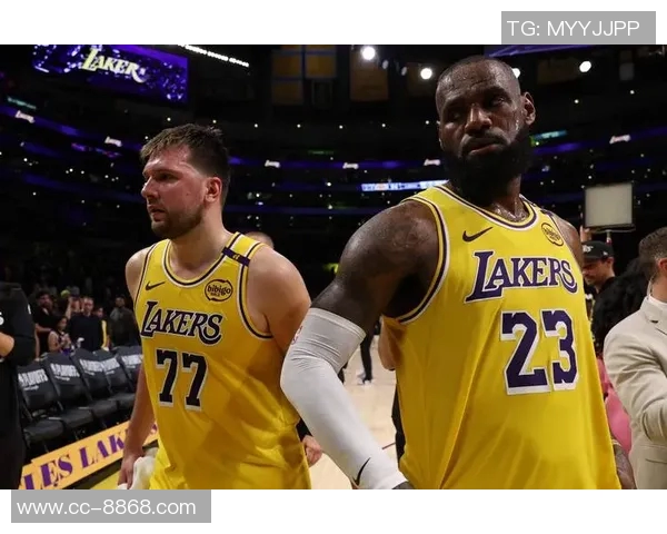 湖人期待詹姆斯在对阵马刺的比赛中强势复出缓解坐骨神经痛困扰 湖人期待詹姆斯在对阵马刺的比赛中强势复出缓解坐骨神经痛困扰