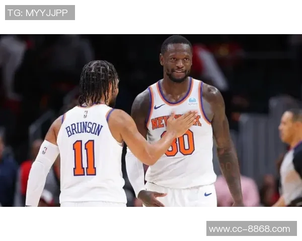 兰德尔表现稳定11投6中贡献14分4篮板1助攻1抢断助力球队胜利