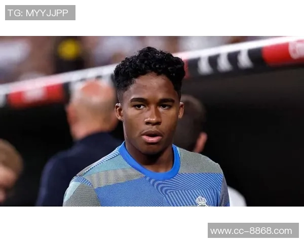 恩德里克本赛季仍未出场国际比赛间歇携妻子畅游摩洛哥度假 恩德里克本赛季仍未出场国际比赛间歇携妻子畅游摩洛哥度假