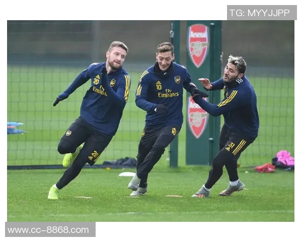 吉马良斯赛前提醒埃斯特旺对方后卫可能失误助攻成功喜悦分享