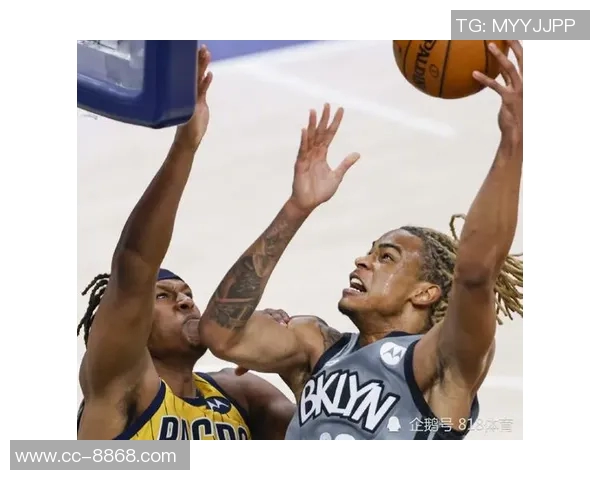 克拉克斯顿上半场表现惊艳7投5中砍下11分8篮板外线命中率完美 克拉克斯顿上半场表现惊艳7投5中砍下11分8篮板外线命中率完美