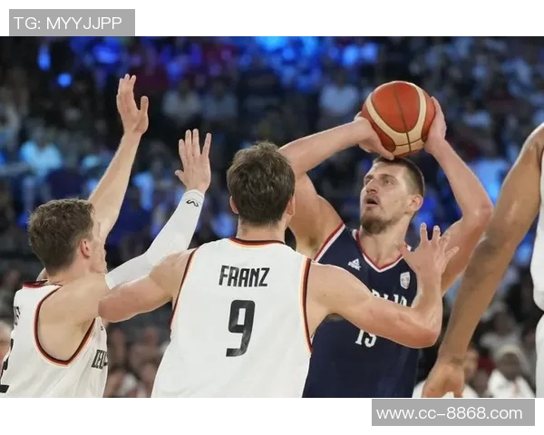 约基奇险些创造四双神迹18投10中贡献28分11篮板12助攻9失误6犯离场