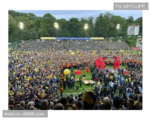 马卡为圣吉罗斯忠粉骑行1570公里追随球队客战马竞的壮举 马卡为圣吉罗斯忠粉骑行1570公里追随球队客战马竞的壮举